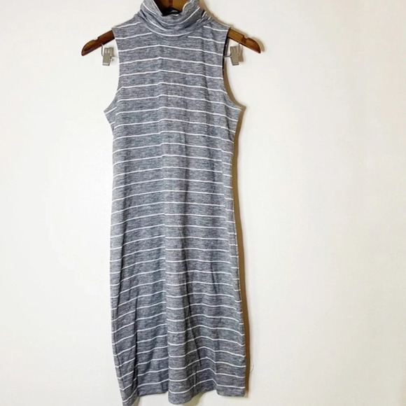 Old Navy Dresses & Skirts - Turtleneck Dress Striped Midi Long Sweater Jersey Gray Sleeveless Womens Size XS